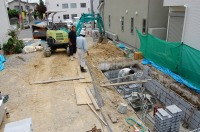 錦鯉 洋風池,洋風池 施工,錦鯉池 ブロック積み