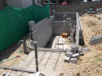 錦鯉 洋風池,洋風池 施工,錦鯉池 ブロック積み