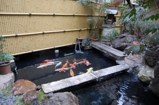 庭池 防水工事,庭池 FRP防水,池 水漏れ修理